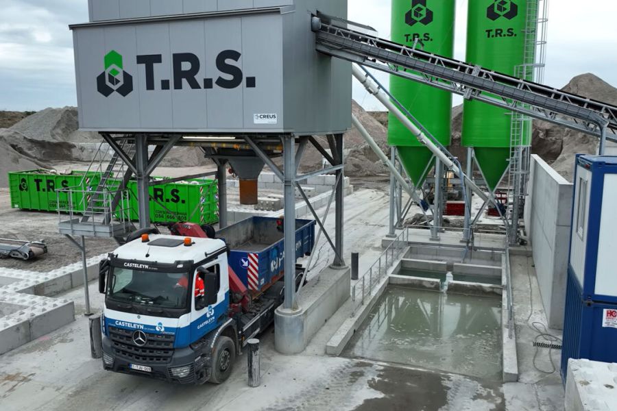 Betoncentrale met dubbelasmenger BHS Casteleyn